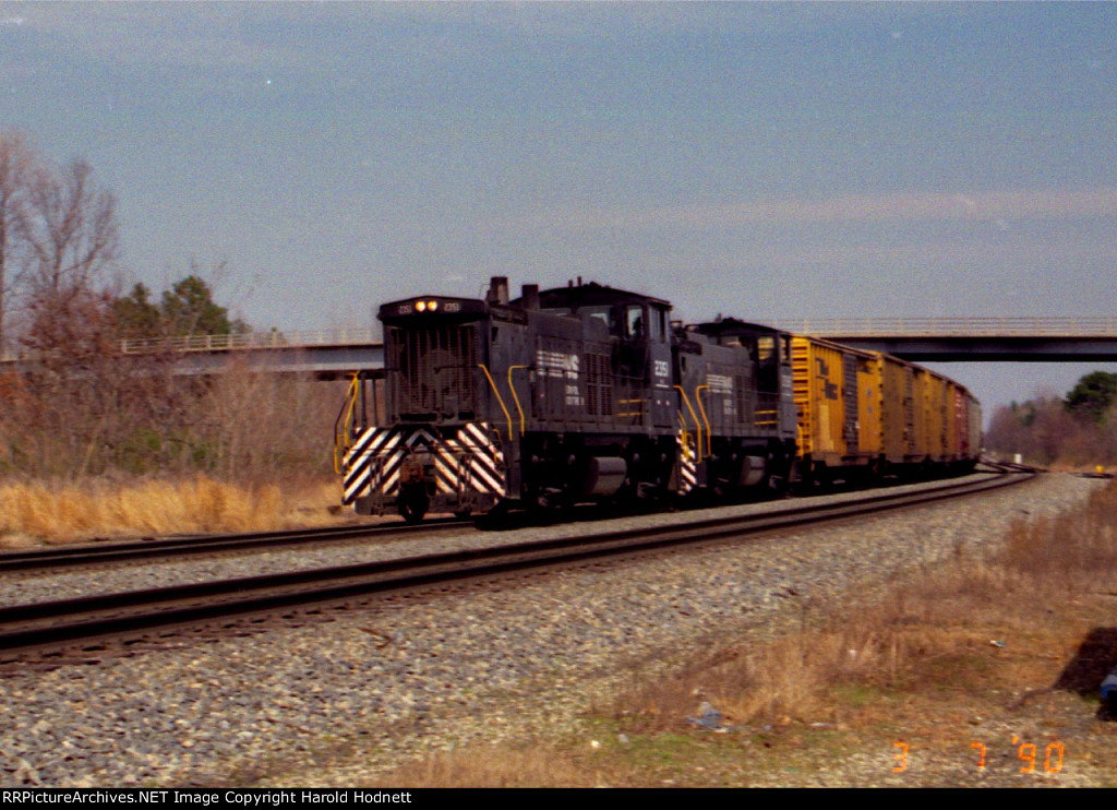 NS 2351 & 2395 lead a train southbound